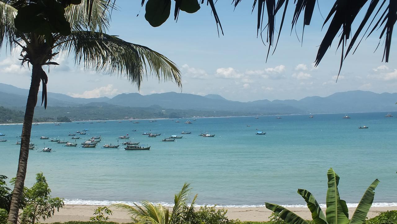 Ketapang Resort Karanghawu Ngoại thất bức ảnh